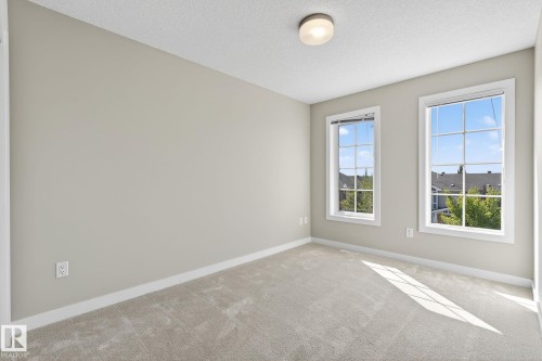1091 Gault Boulevard, Edmonton, AB - Indoor Photo Showing Other Room