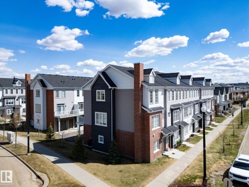 1091 Gault Boulevard, Edmonton, AB - Outdoor With Facade