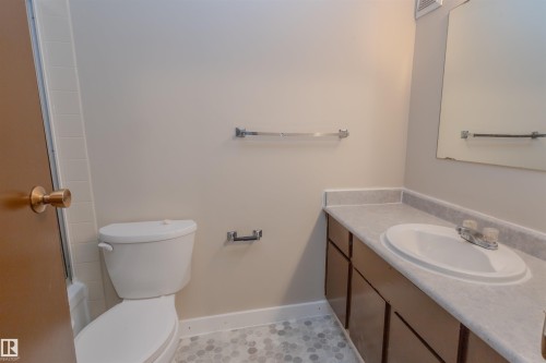 311 2624 Mill Woods Road E, Edmonton, AB - Indoor Photo Showing Bathroom