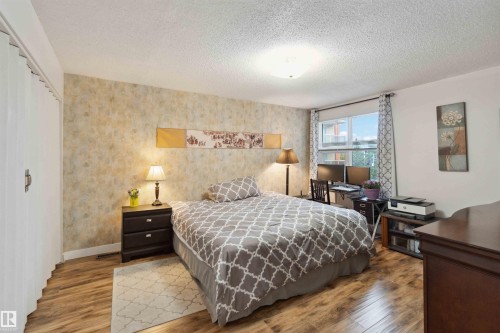305 8707 107 Street, Edmonton, AB - Indoor Photo Showing Bedroom