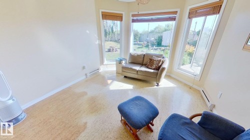 2927 30 Street, Edmonton, AB - Indoor