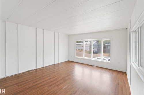 215 305 Calahoo Road, Spruce Grove, AB - Indoor