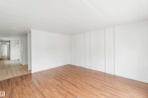 215 305 Calahoo Road, Spruce Grove, AB - Indoor Photo Showing Other Room