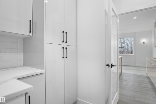 3620 6 Street, Edmonton, AB - Indoor