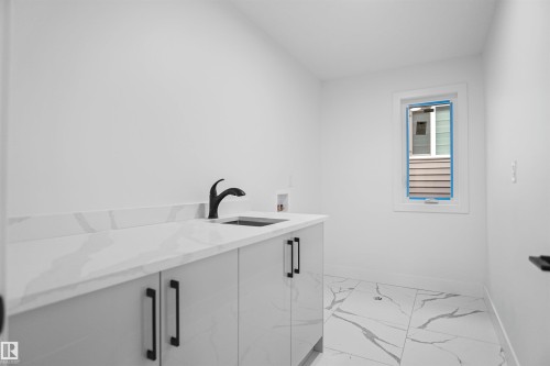 3620 6 Street, Edmonton, AB - Indoor