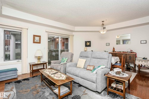 112 260 Sturgeon Road, St. Albert, AB - Indoor Photo Showing Living Room