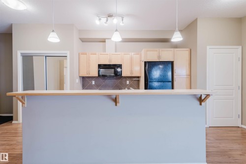 223 4831 104A Street, Edmonton, AB - Indoor Photo Showing Kitchen