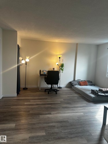 706 10140 120 Street, Edmonton, AB - Indoor