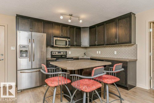 163 11517 Ellerslie Road, Edmonton, AB - Indoor Photo Showing Kitchen