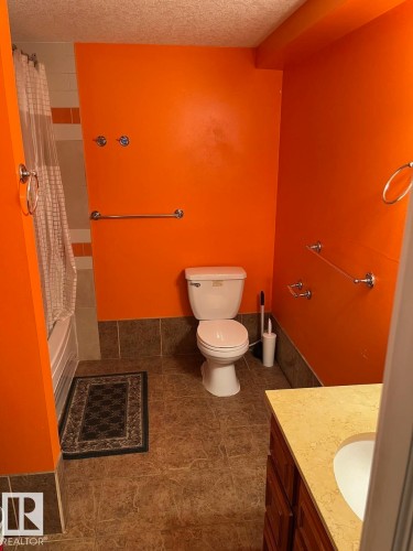 12944 119 Street, Edmonton, AB - Indoor Photo Showing Bathroom