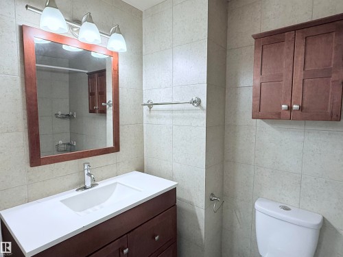 3171 138 Avenue, Edmonton, AB - Indoor Photo Showing Bathroom