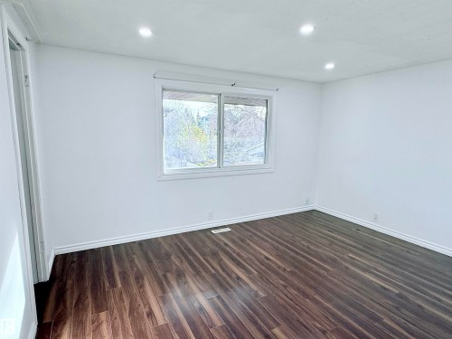 3171 138 Avenue, Edmonton, AB - Indoor Photo Showing Other Room
