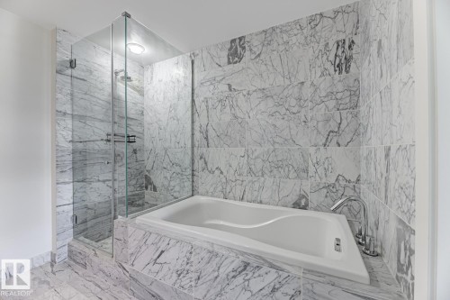 405 2510 109 Street Nw, Edmonton, AB - Indoor Photo Showing Bathroom