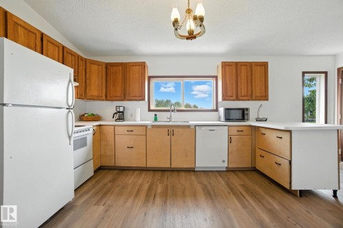51019 Rge Road 273, Rural Parkland County, AB - Indoor Photo Showing Kitchen