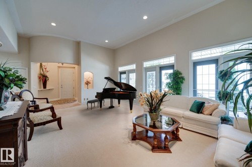 20 1225 Wanyandi Road, Edmonton, AB - Indoor Photo Showing Living Room