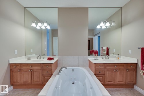 20 1225 Wanyandi Road, Edmonton, AB - Indoor Photo Showing Bathroom