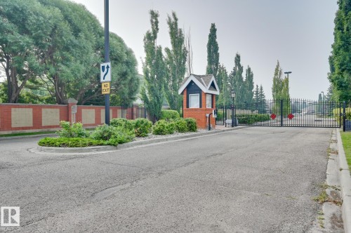 20 1225 Wanyandi Road, Edmonton, AB - Outdoor