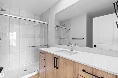 6373 King Wynd, Edmonton, AB - Indoor Photo Showing Bathroom