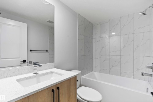 6373 King Wynd, Edmonton, AB - Indoor Photo Showing Bathroom