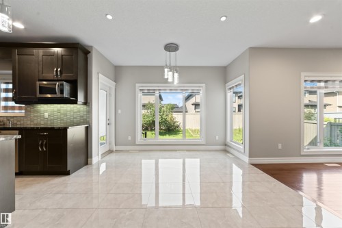 1721 Adamson Crescent, Edmonton, AB - Indoor Photo Showing Kitchen