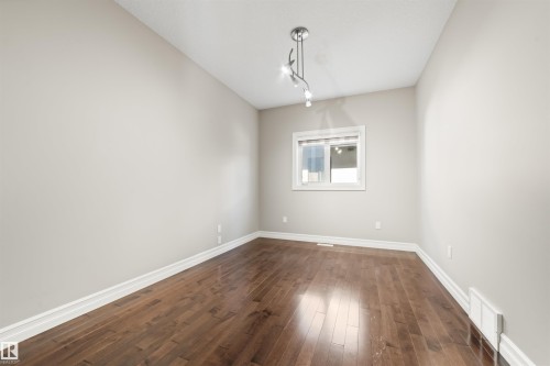 1721 Adamson Crescent, Edmonton, AB - Indoor Photo Showing Other Room