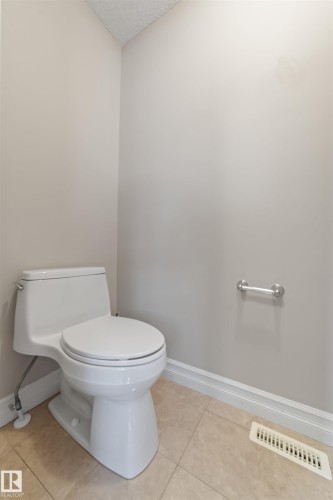 1721 Adamson Crescent, Edmonton, AB - Indoor Photo Showing Bathroom