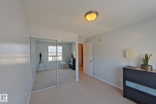 338 1520 Hammond Gate Gate, Edmonton, AB - Indoor