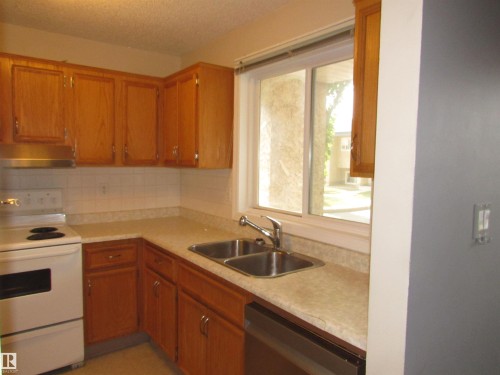 69 6220 172 Street, Edmonton, AB - Indoor Photo Showing Kitchen With Double Sink