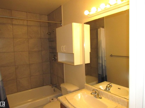 69 6220 172 Street, Edmonton, AB - Indoor Photo Showing Bathroom