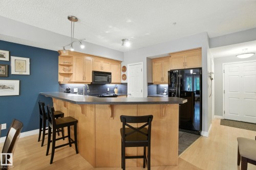 305 9819 96A Street, Edmonton, AB - Indoor Photo Showing Kitchen
