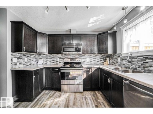 5265 52 Street, Mayerthorpe, AB - Indoor Photo Showing Kitchen With Double Sink With Upgraded Kitchen