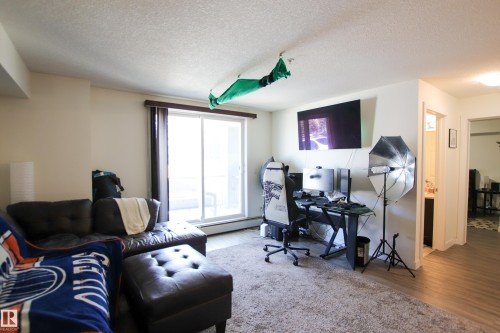 125 920 156 Street, Edmonton, AB - Indoor Photo Showing Office