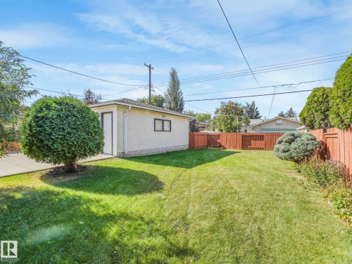 9010 Meadowlark Road, Edmonton, AB - Outdoor