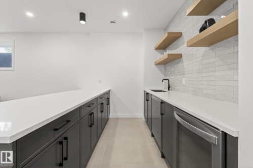 13804 85 Avenue, Edmonton, AB - Indoor Photo Showing Kitchen