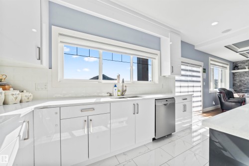 3909 49 Avenue, Beaumont, AB - Indoor Photo Showing Kitchen With Upgraded Kitchen