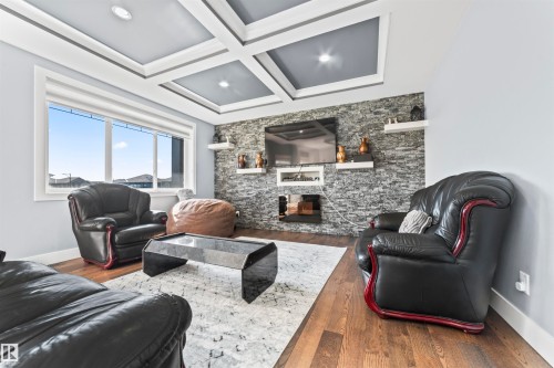 3909 49 Avenue, Beaumont, AB - Indoor Photo Showing Living Room