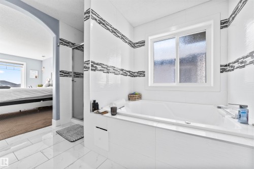 3909 49 Avenue, Beaumont, AB - Indoor Photo Showing Bathroom