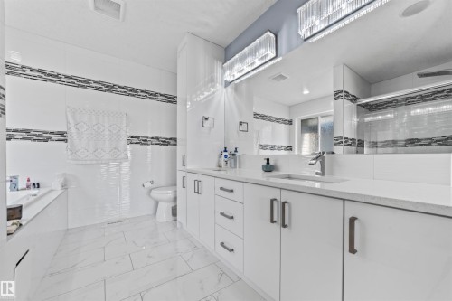 3909 49 Avenue, Beaumont, AB - Indoor Photo Showing Bathroom