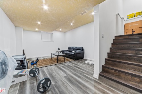 3909 49 Avenue, Beaumont, AB - Indoor Photo Showing Other Room