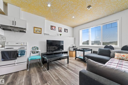 3909 49 Avenue, Beaumont, AB - Indoor Photo Showing Living Room