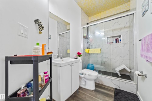3909 49 Avenue, Beaumont, AB - Indoor Photo Showing Bathroom