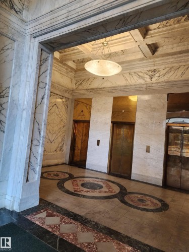 307 10134 100 Street, Edmonton, AB - Indoor