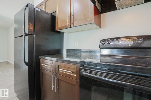 314 11808 22 Avenue Sw, Edmonton, AB - Indoor Photo Showing Kitchen