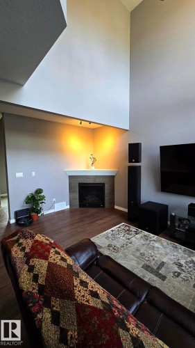 1325 Adamson Drive, Edmonton, AB - Indoor