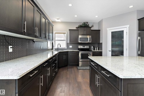 1325 Adamson Drive, Edmonton, AB - Indoor Photo Showing Kitchen With Upgraded Kitchen