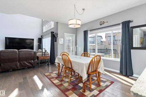 1325 Adamson Drive, Edmonton, AB - Indoor