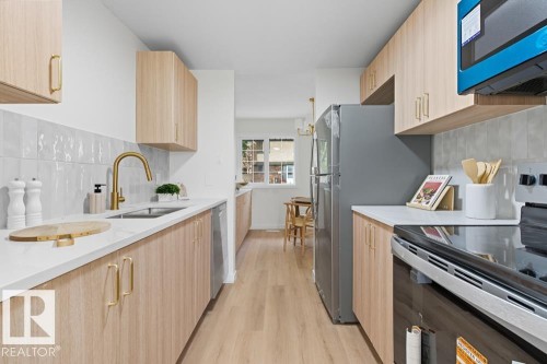 121 Abbottsfield Road, Edmonton, AB - Indoor Photo Showing Kitchen With Double Sink