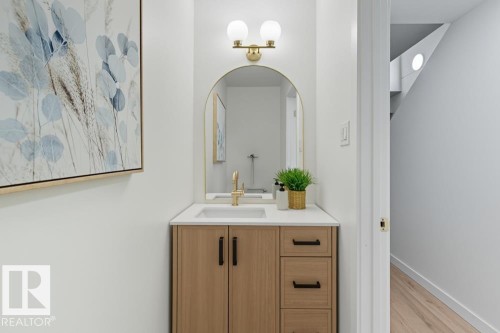 121 Abbottsfield Road, Edmonton, AB - Indoor Photo Showing Bathroom