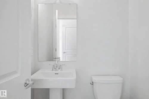 6923 51 Avenue, Beaumont, AB - Indoor Photo Showing Bathroom