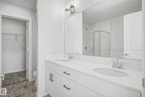 6923 51 Avenue, Beaumont, AB - Indoor Photo Showing Bathroom